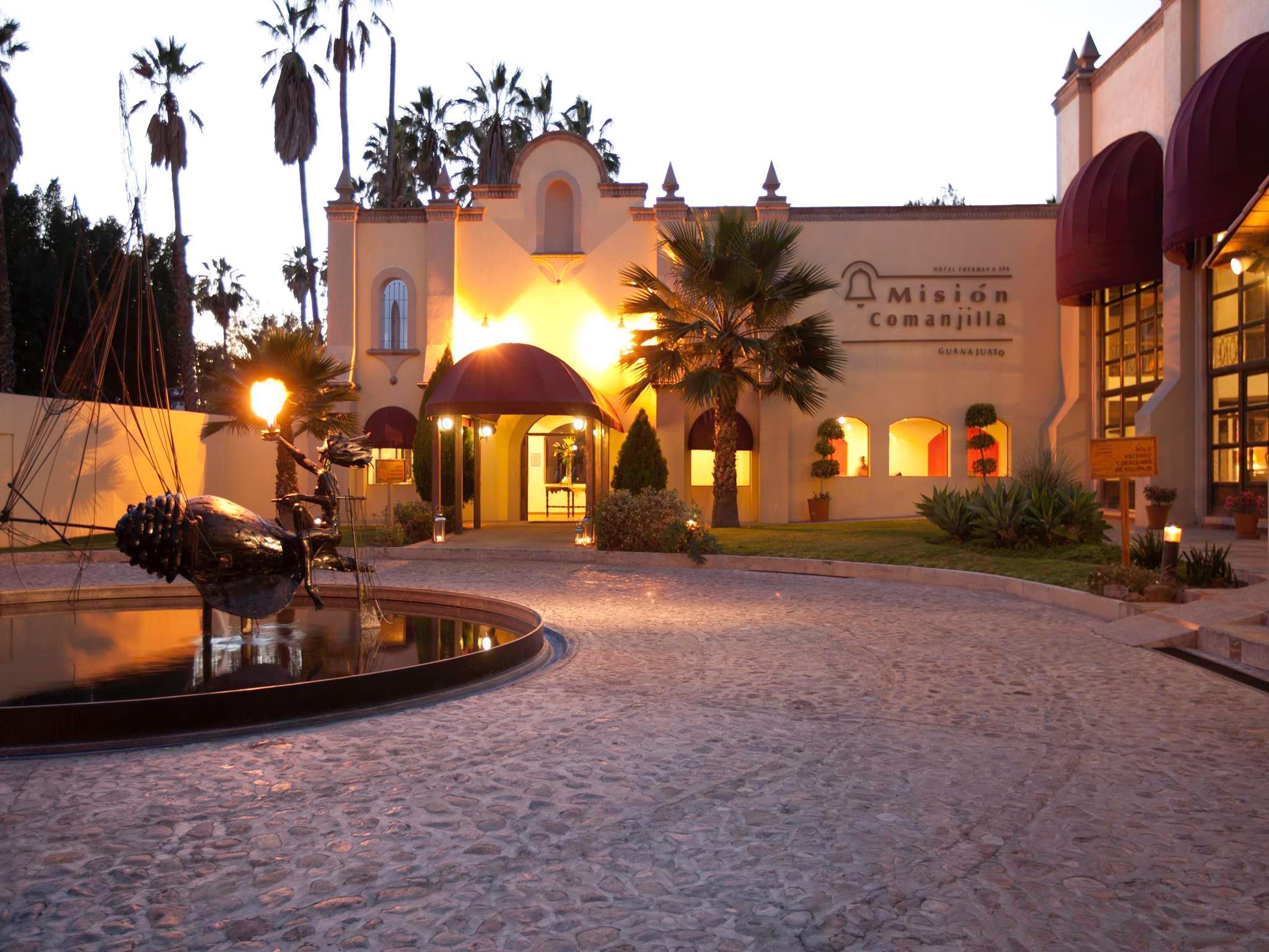 Hotel Mision Comanjilla Extérieur photo